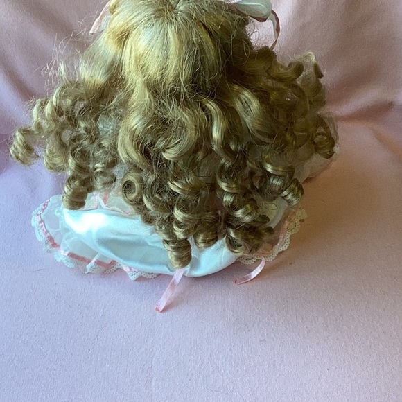 FINAL SALE PRICE Blue Eyed Little Girl W/Curls Porcelain Doll - Picture 4 of 6